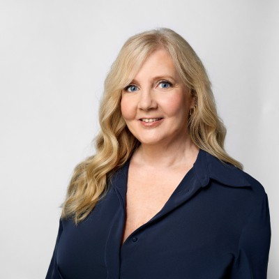 Éva Akovács
